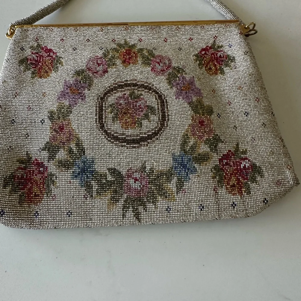 Vintage Floral Metal
Beaded Bag - Picture 3 of 5